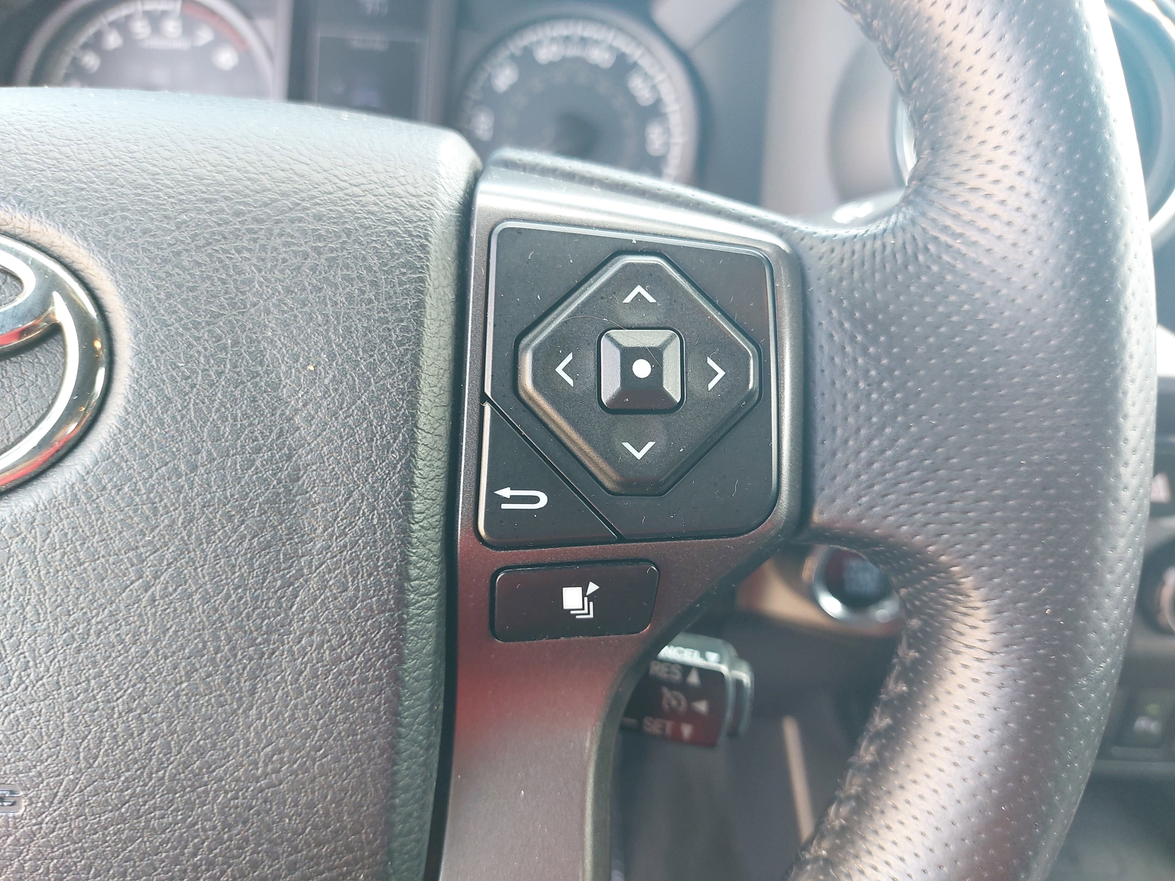 2016 Toyota Tacoma SR