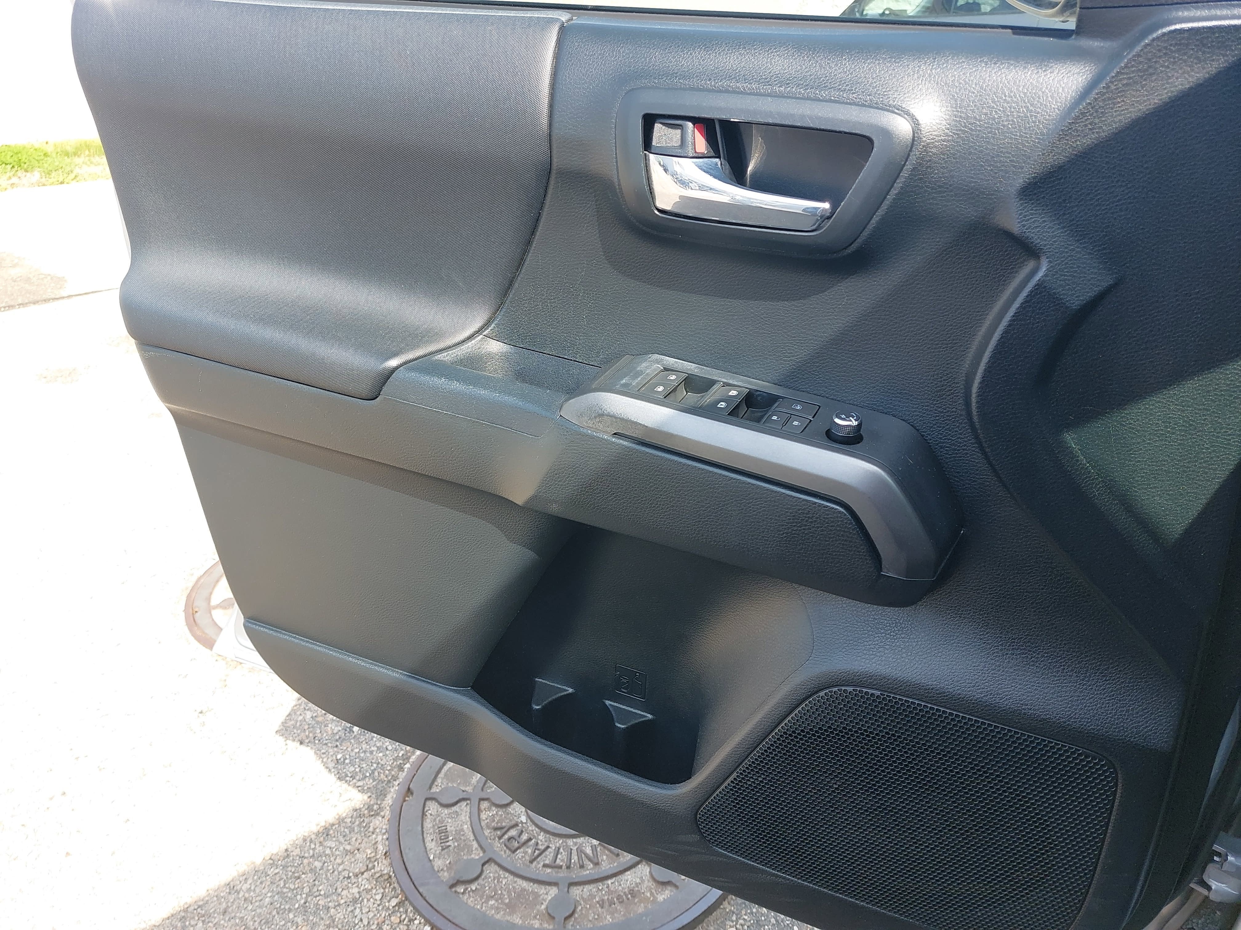 2016 Toyota Tacoma SR