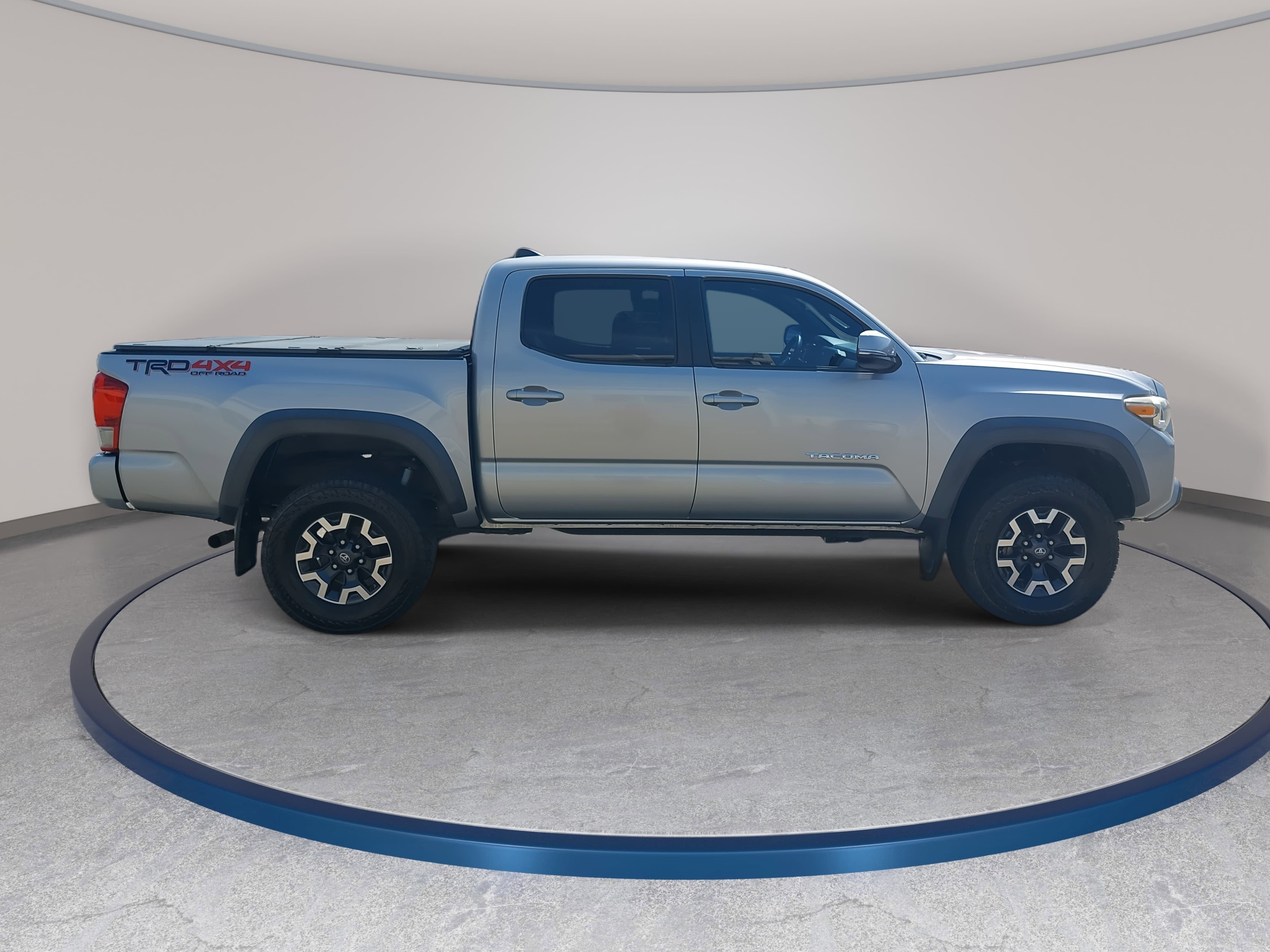 2016 Toyota Tacoma SR
