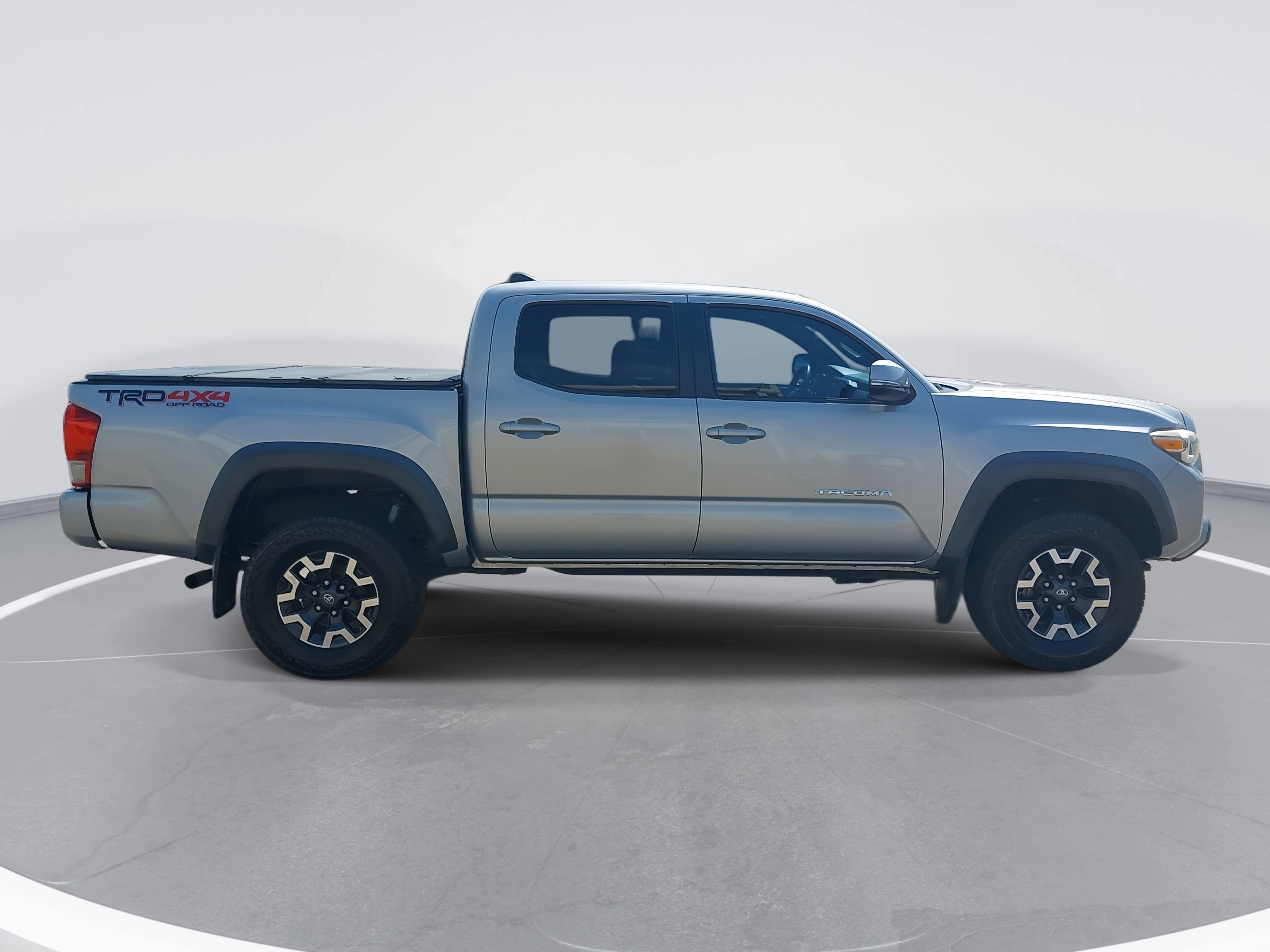 2016 Toyota Tacoma SR