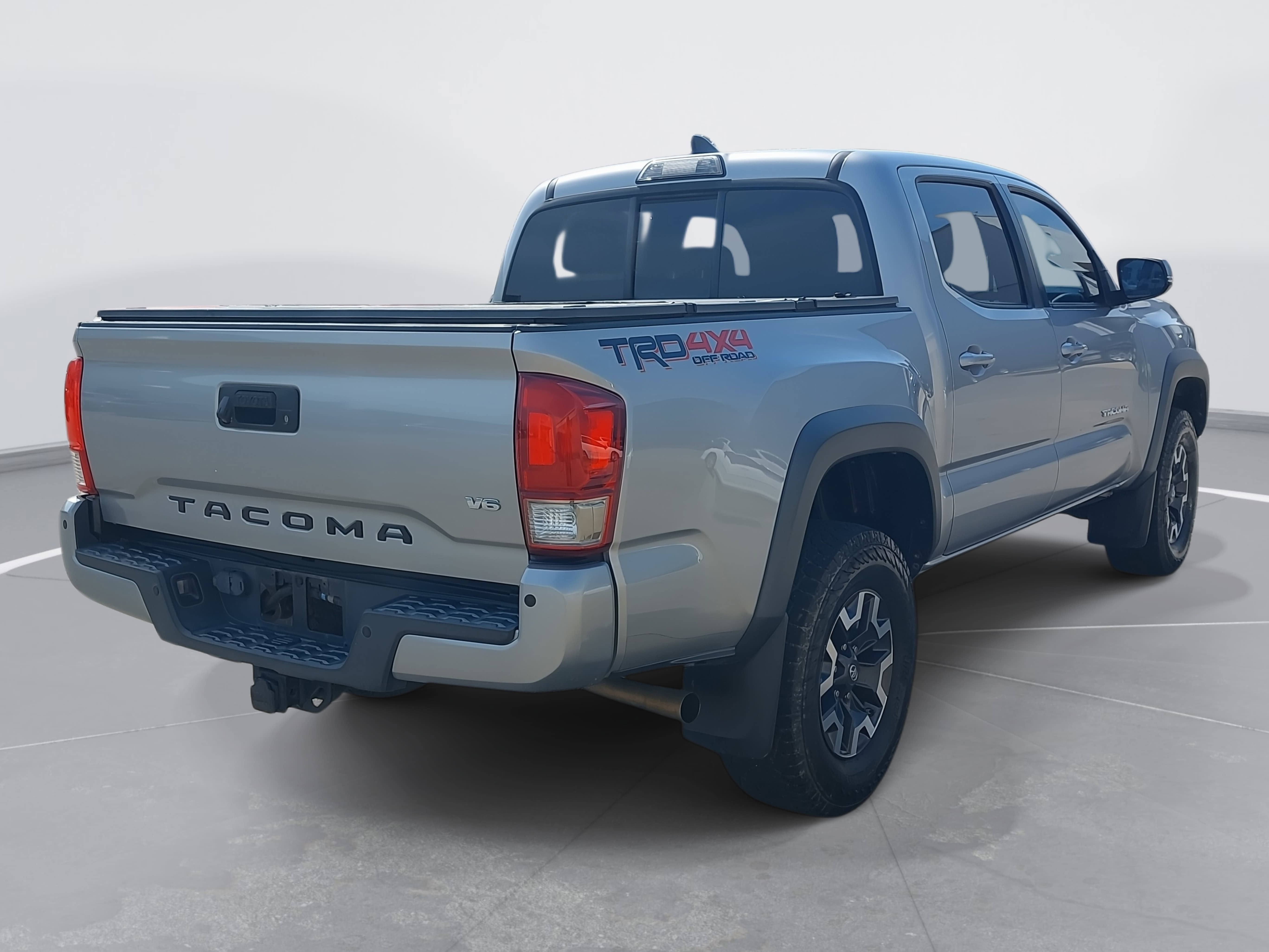 2016 Toyota Tacoma SR