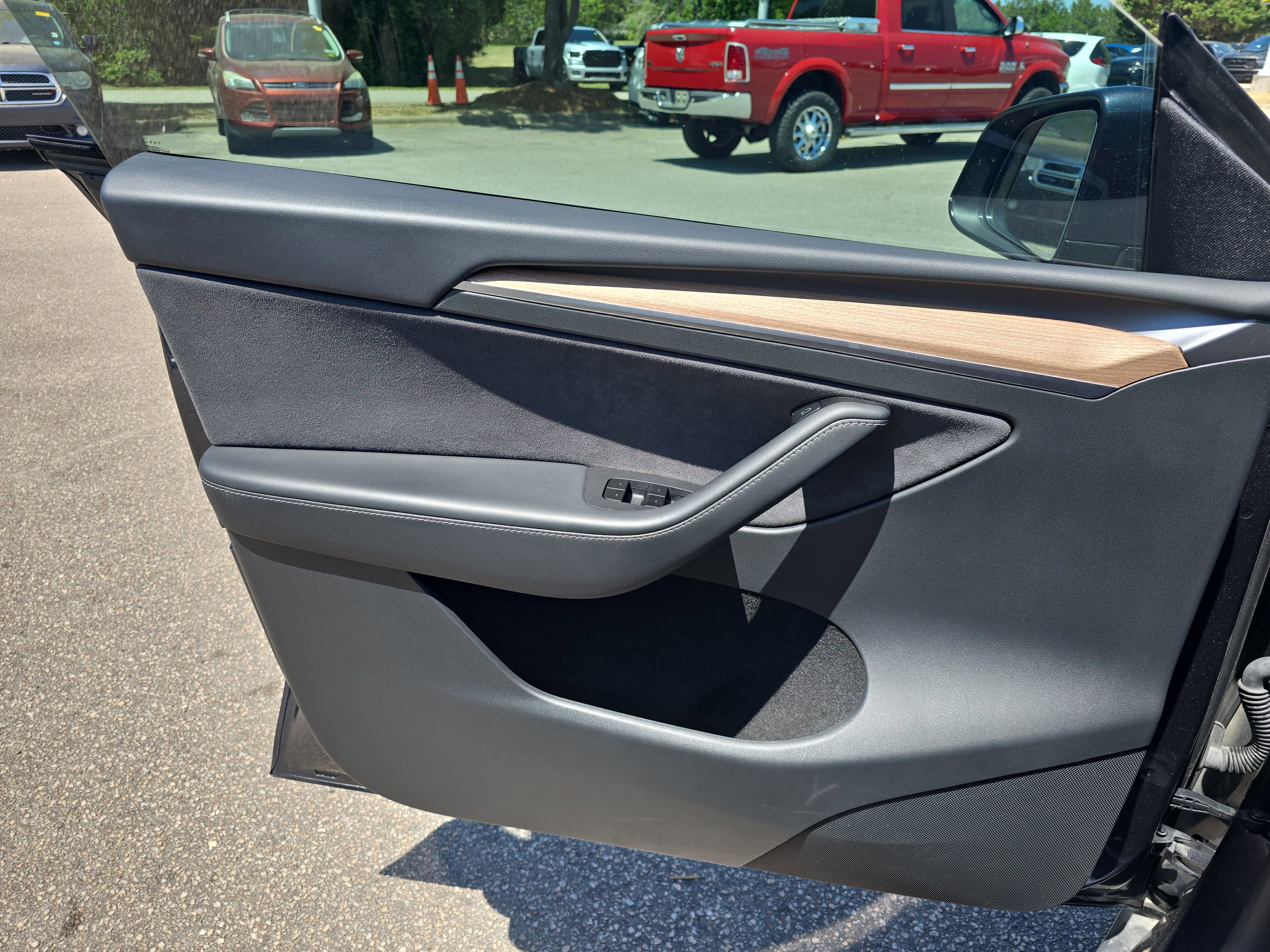 2025 Tesla Model Y Long Range