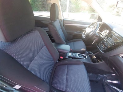 2016 Mitsubishi Outlander ES
