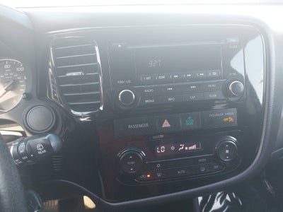 2016 Mitsubishi Outlander ES