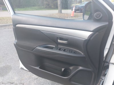 2016 Mitsubishi Outlander ES