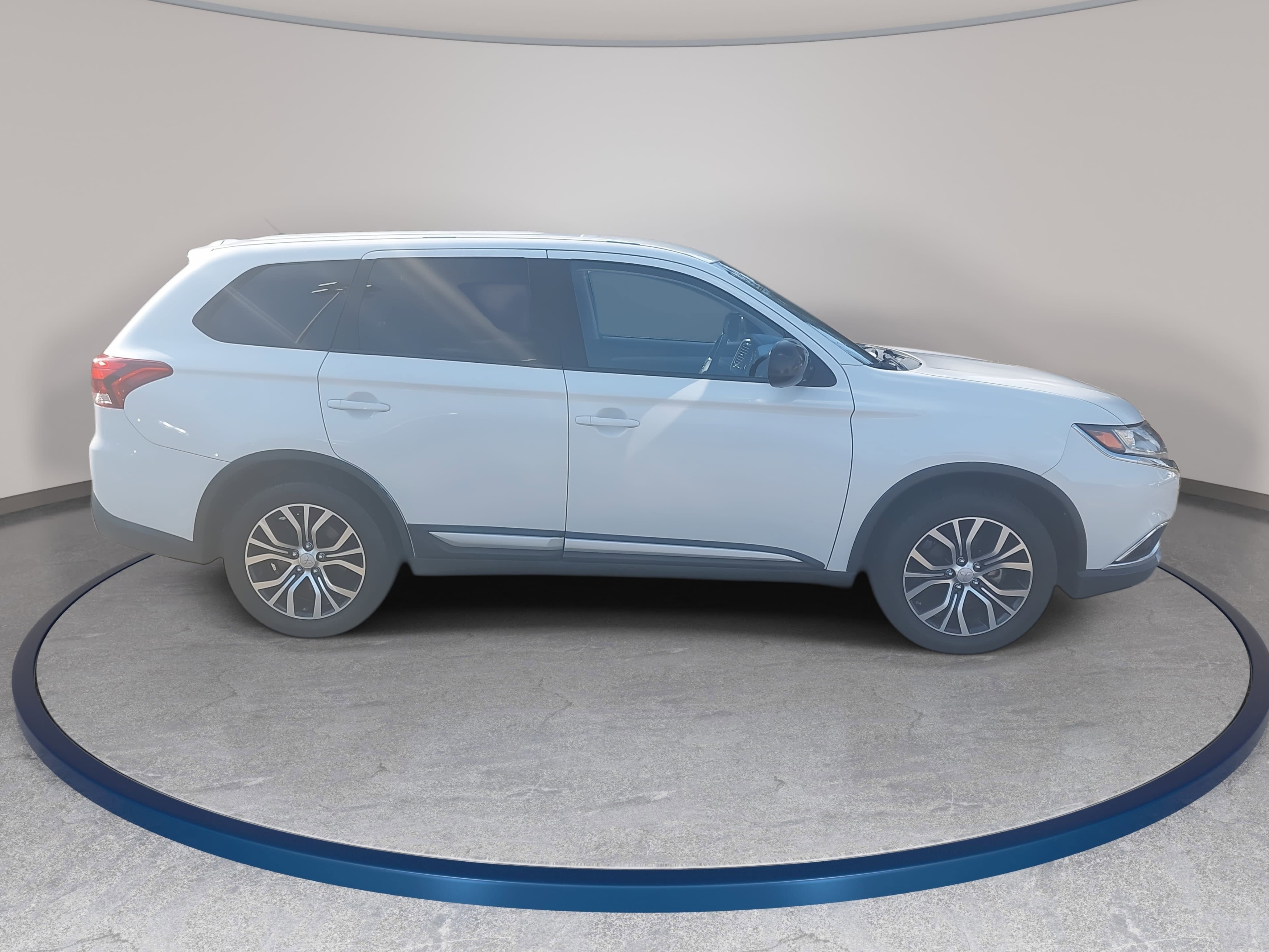 2016 Mitsubishi Outlander ES