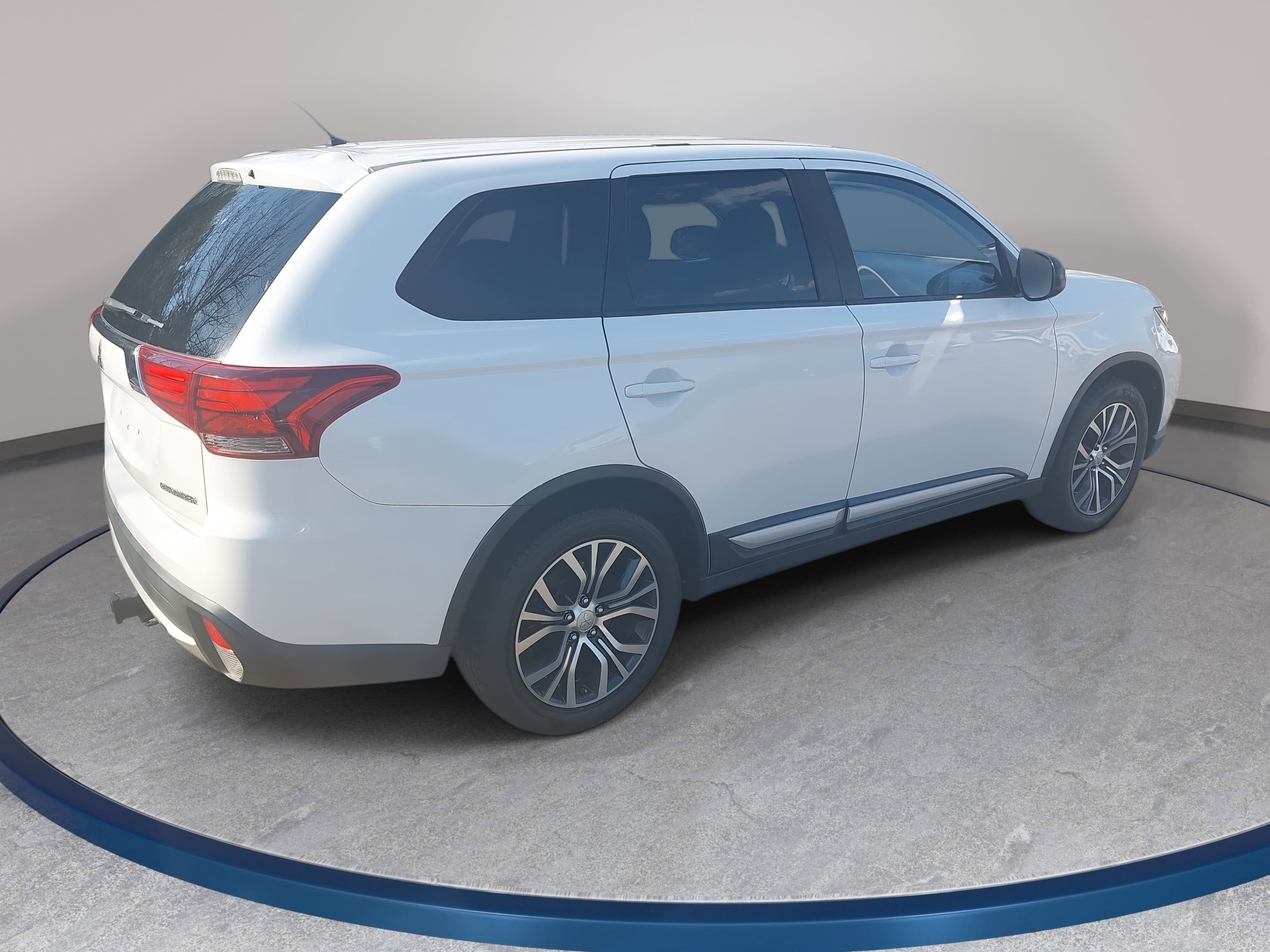 2016 Mitsubishi Outlander ES
