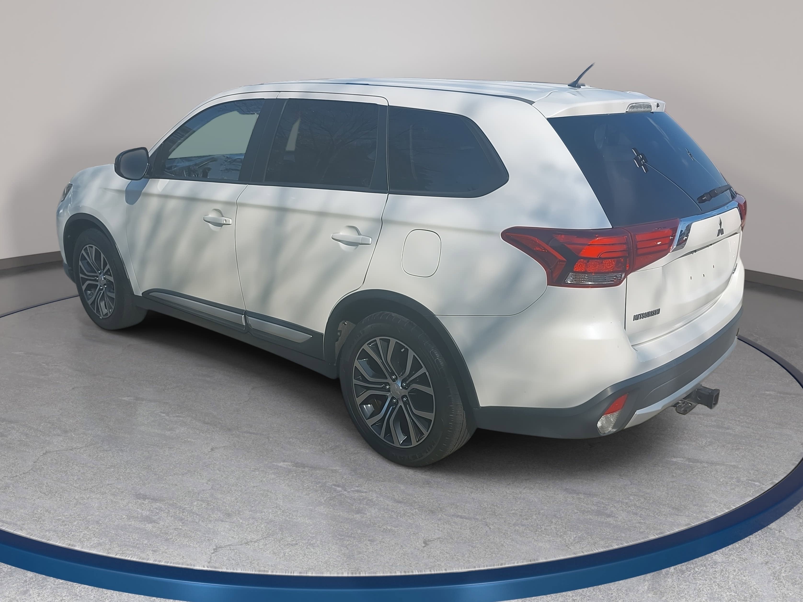 2016 Mitsubishi Outlander ES