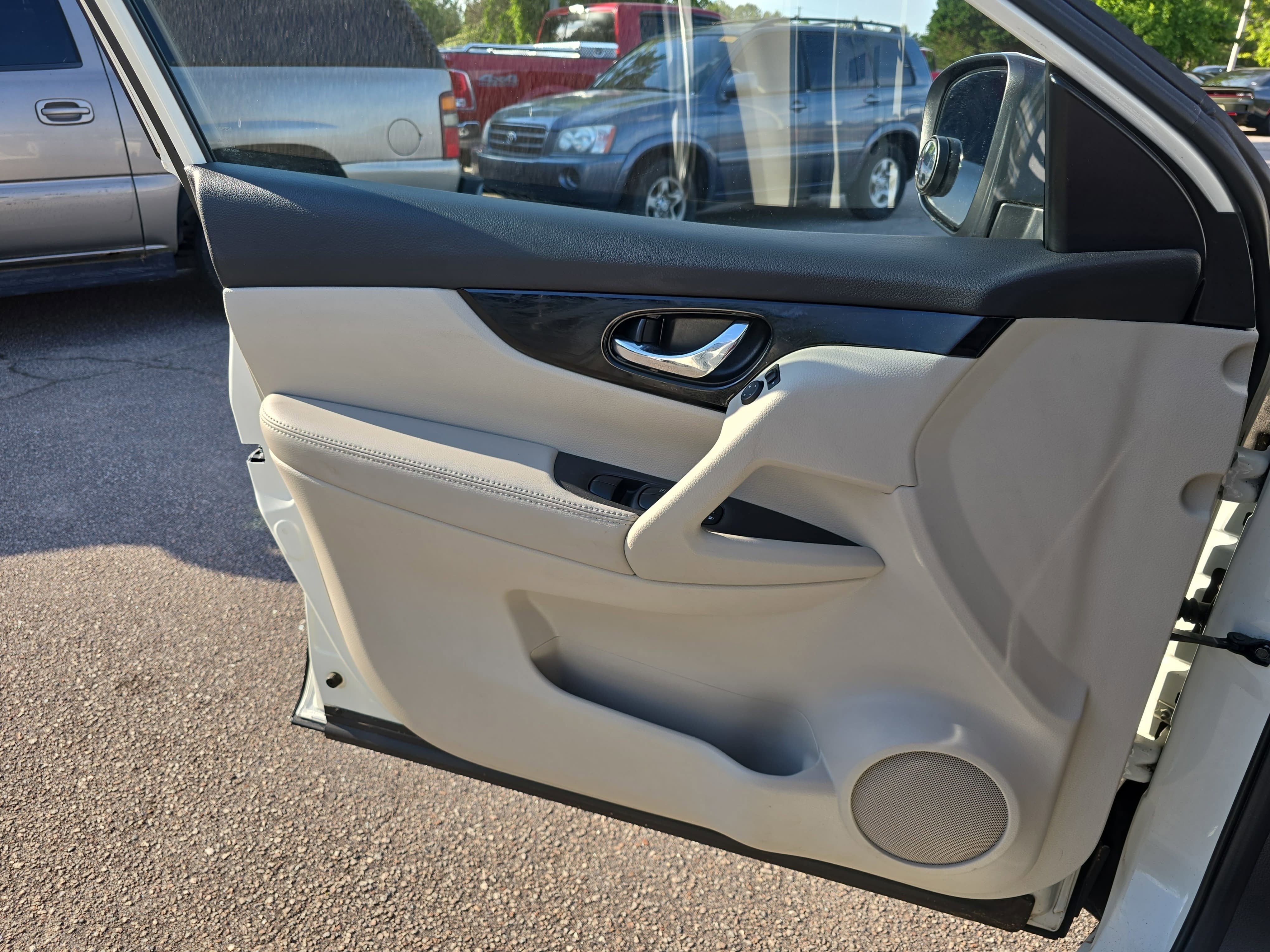 2017 Nissan Rogue Sport SV
