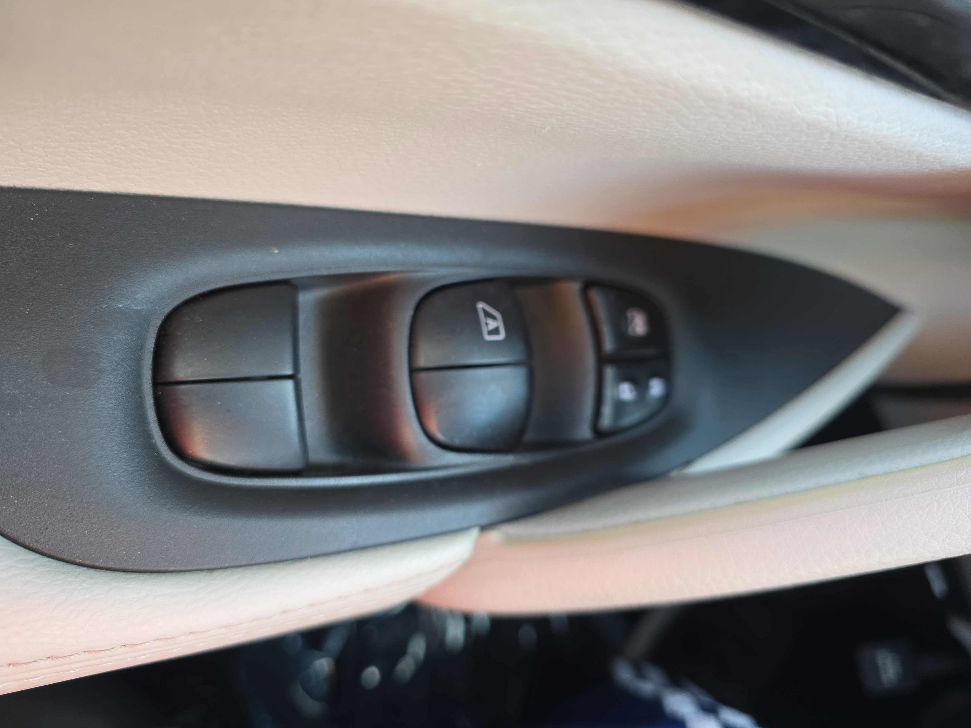 2017 Nissan Rogue Sport SV