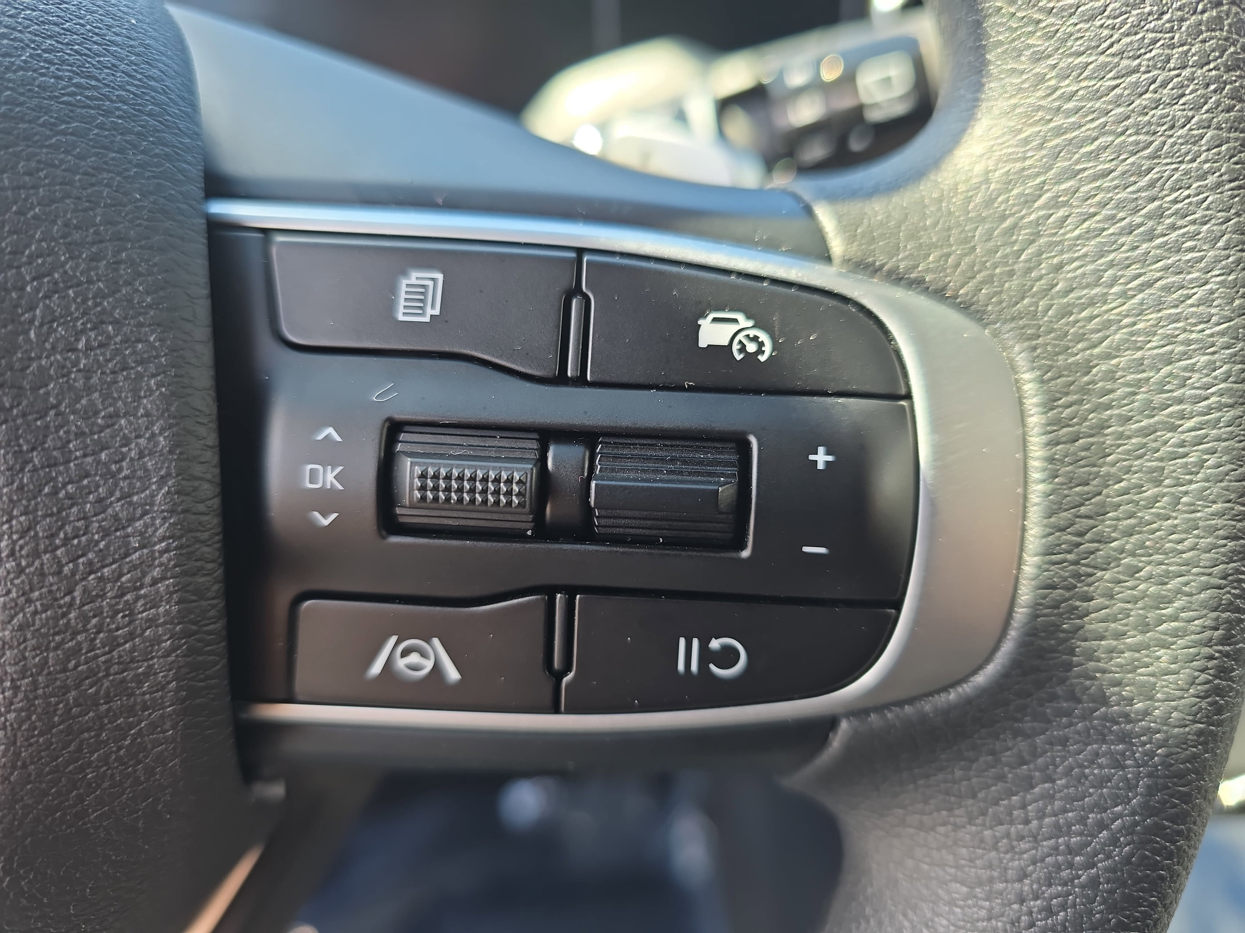 2025 Kia Sportage Hybrid LX