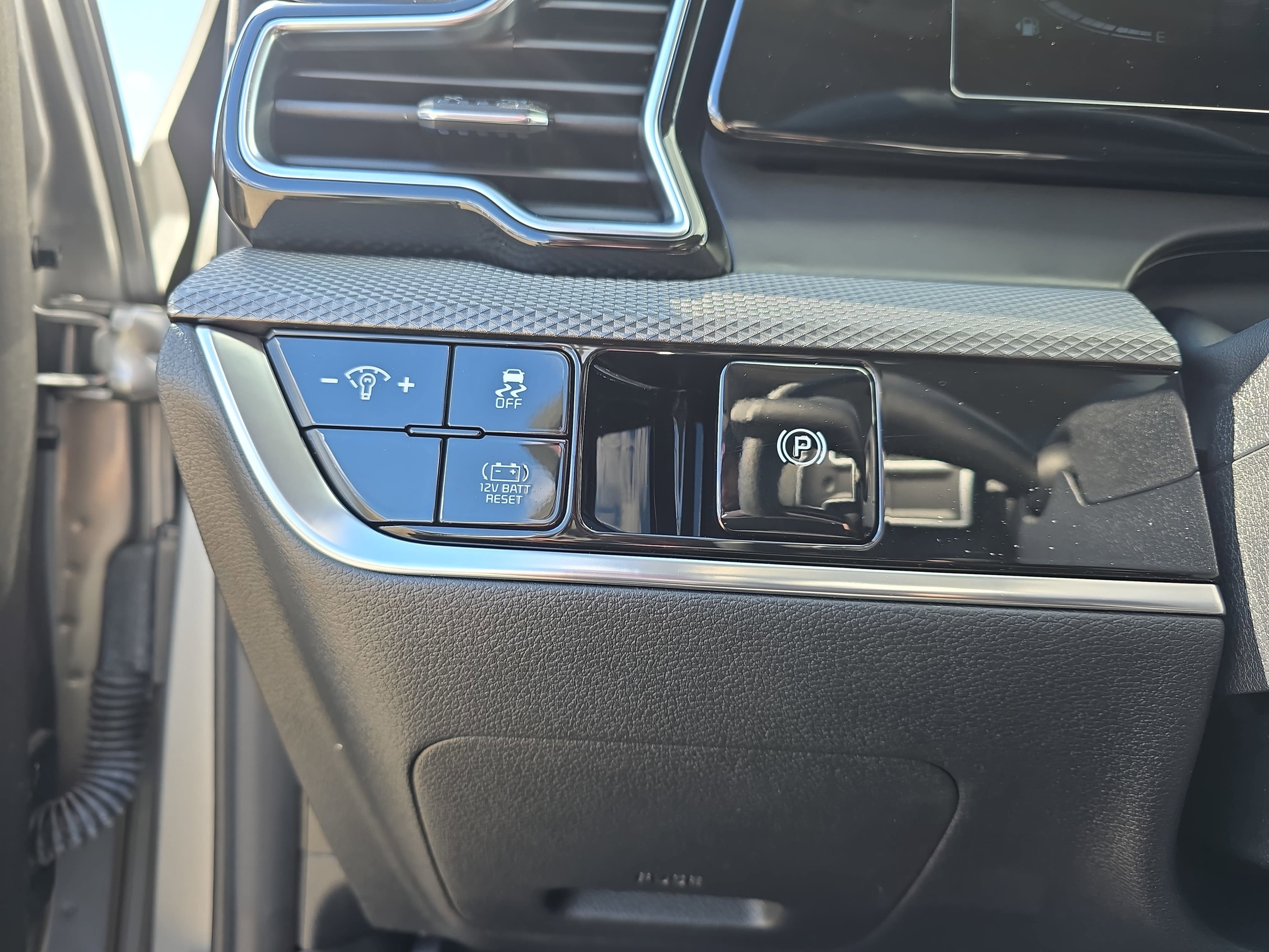 2025 Kia Sportage Hybrid LX