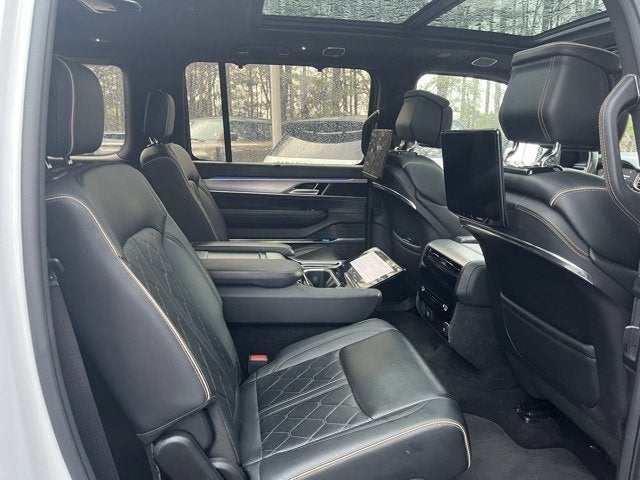 2022 Jeep Grand Wagoneer Series III