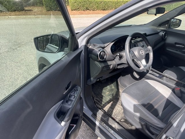 2022 Nissan Kicks SR