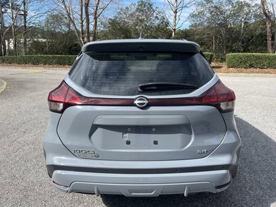 2022 Nissan Kicks SR