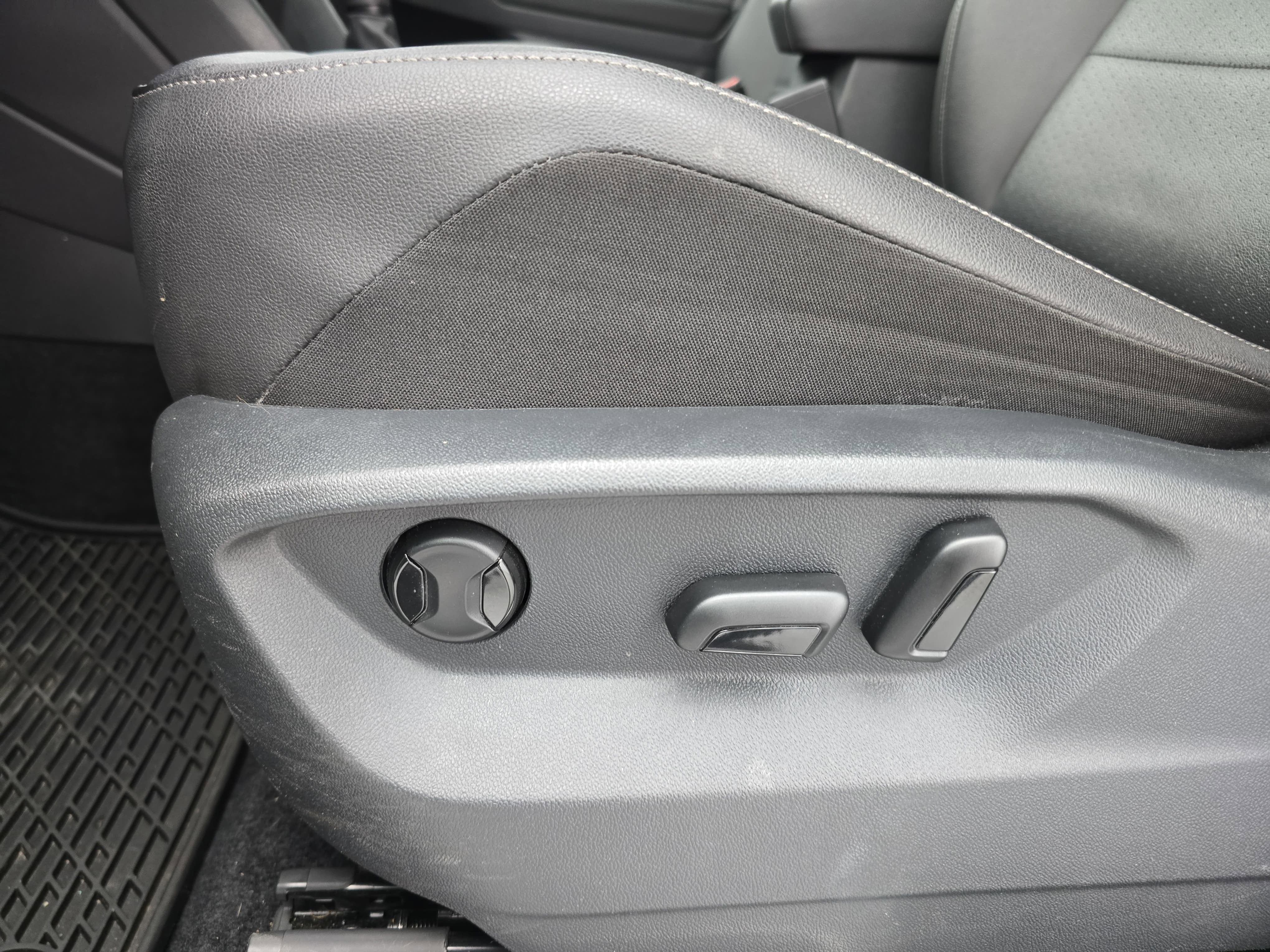 2020 Volkswagen Tiguan SE R-Line Black