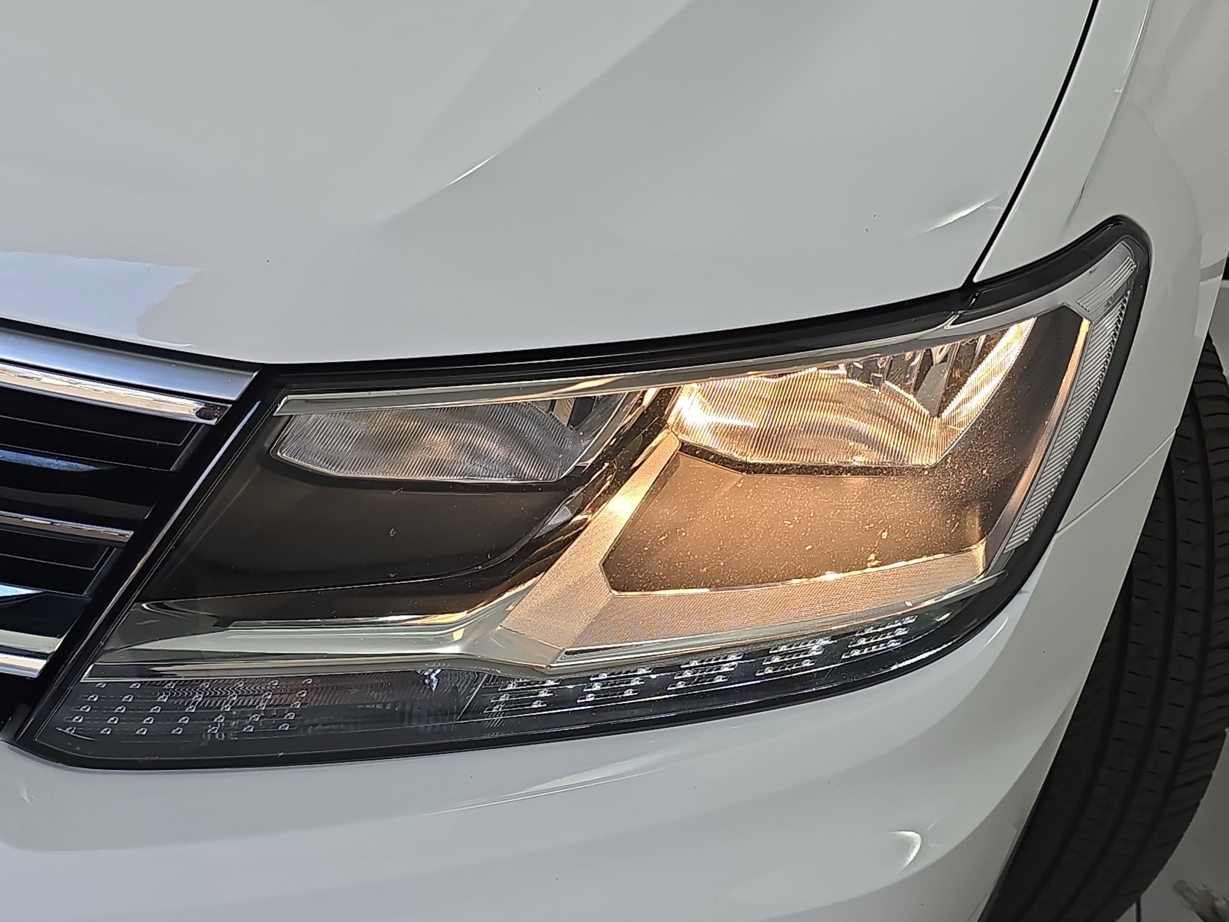 2020 Volkswagen Tiguan SE R-Line Black