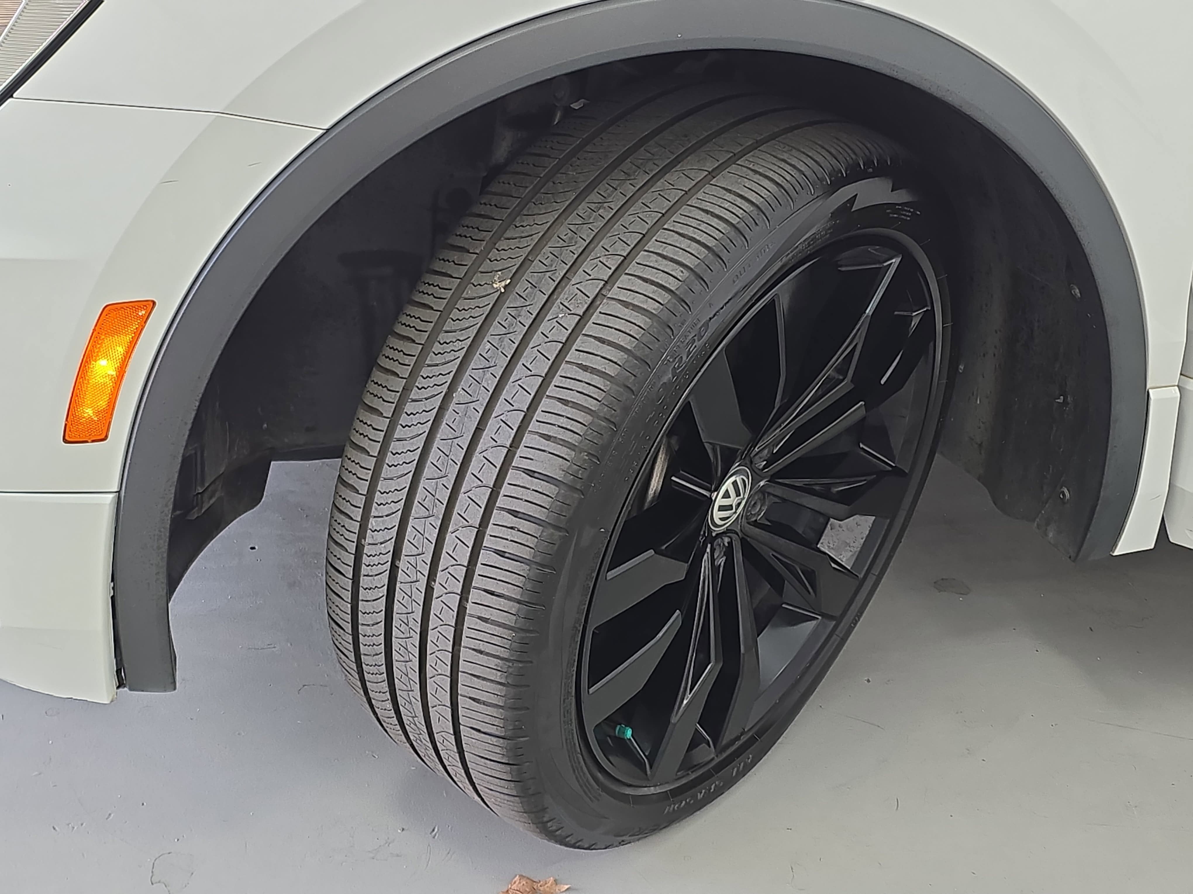 2020 Volkswagen Tiguan SE R-Line Black