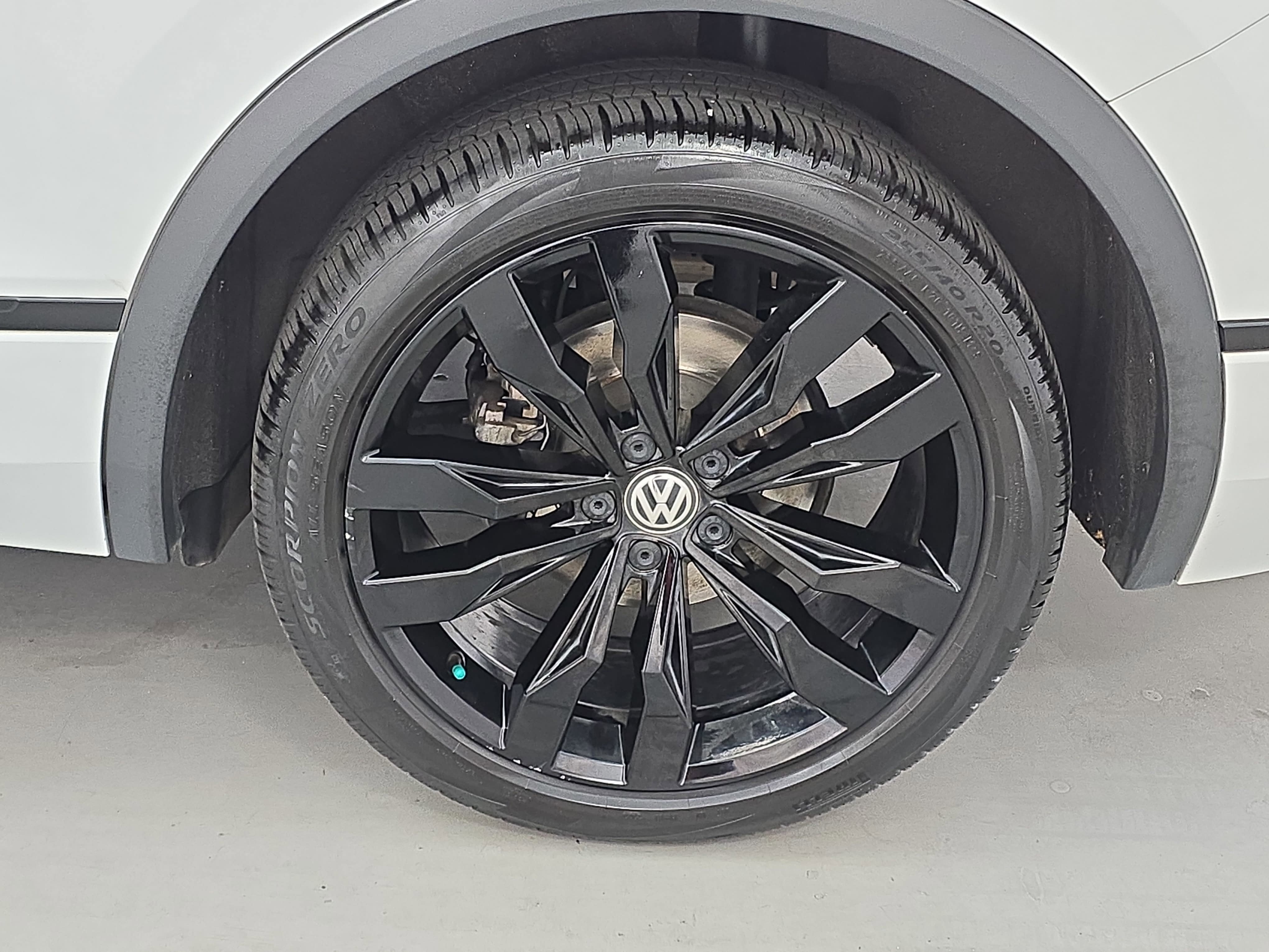 2020 Volkswagen Tiguan SE R-Line Black