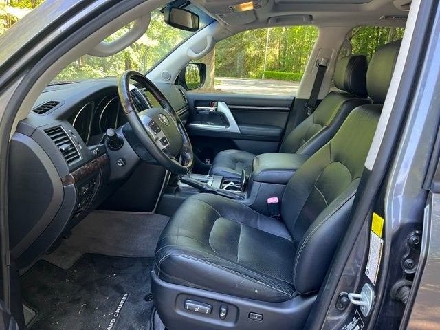 2013 Toyota Land Cruiser Base