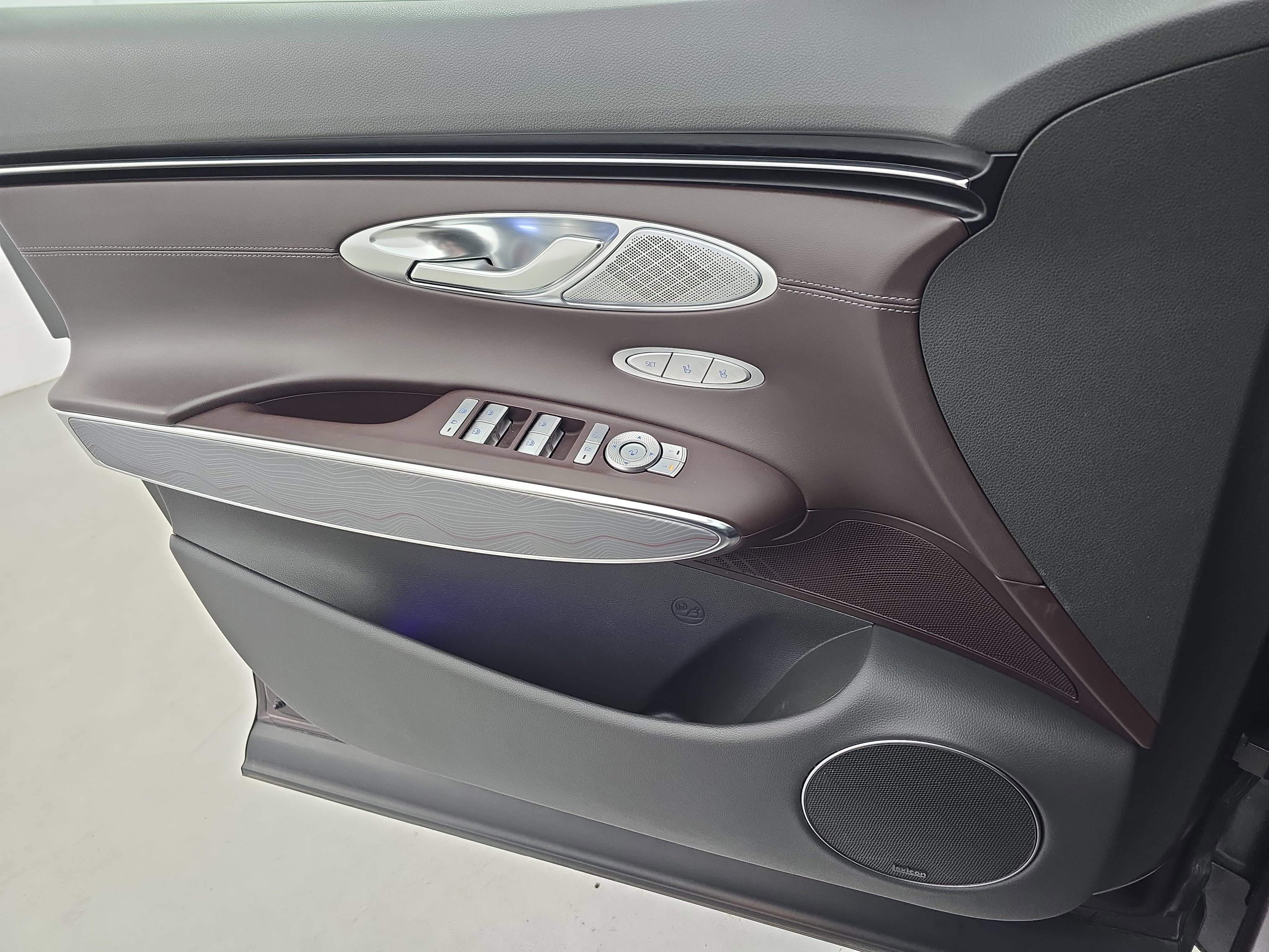 2023 Genesis GV70 2.5T