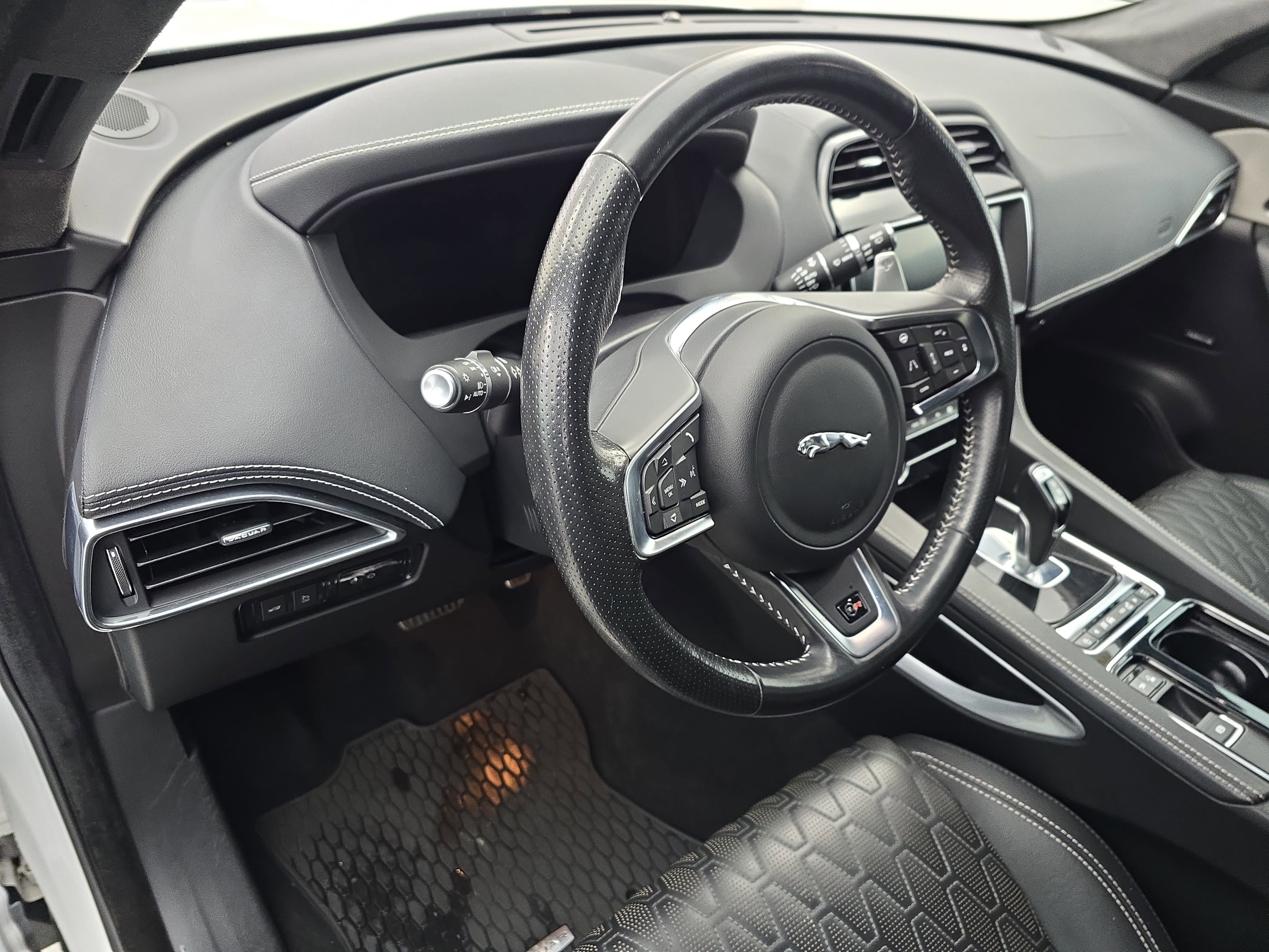 2020 Jaguar F-PACE SVR