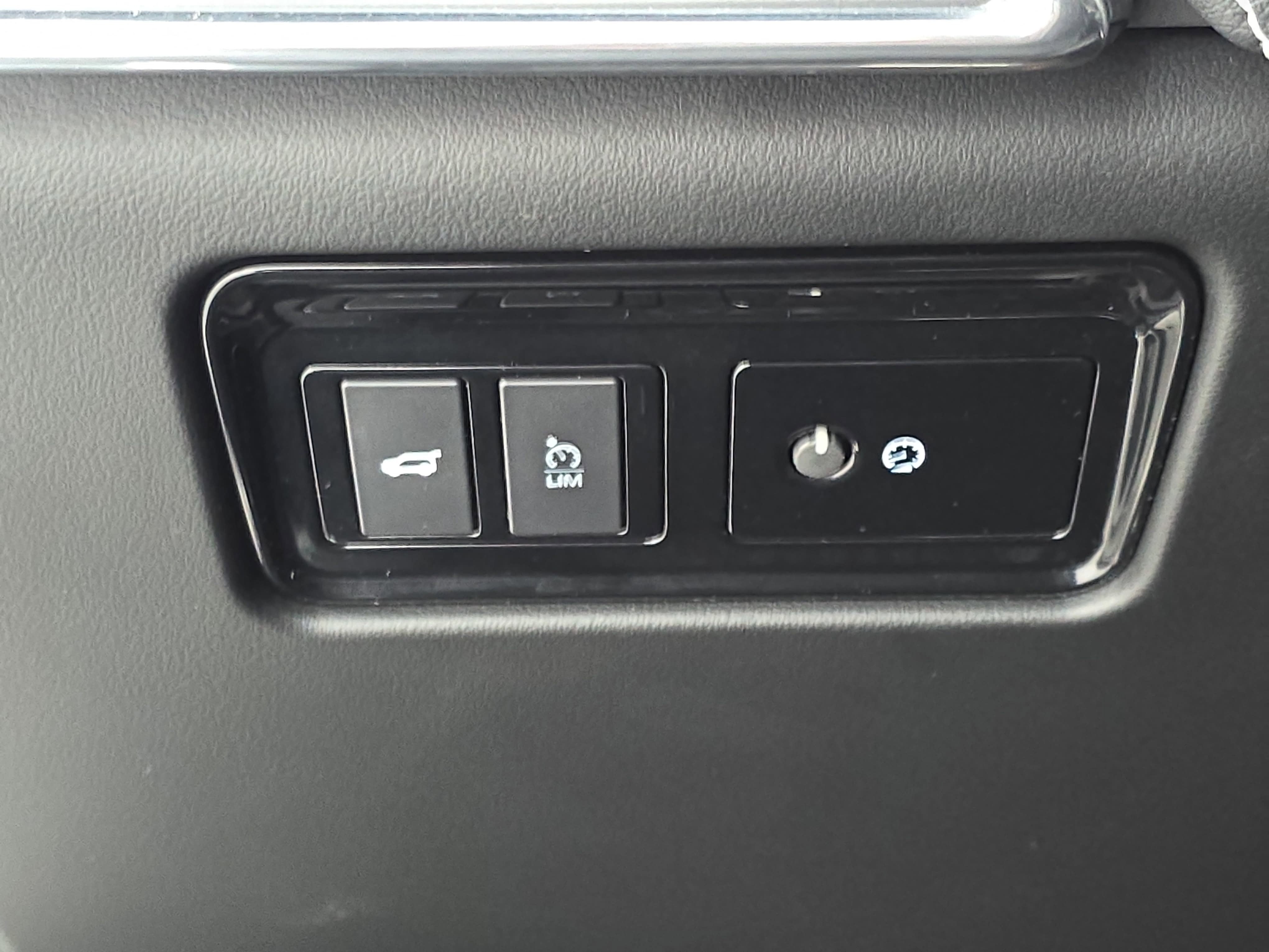 2020 Jaguar F-PACE SVR