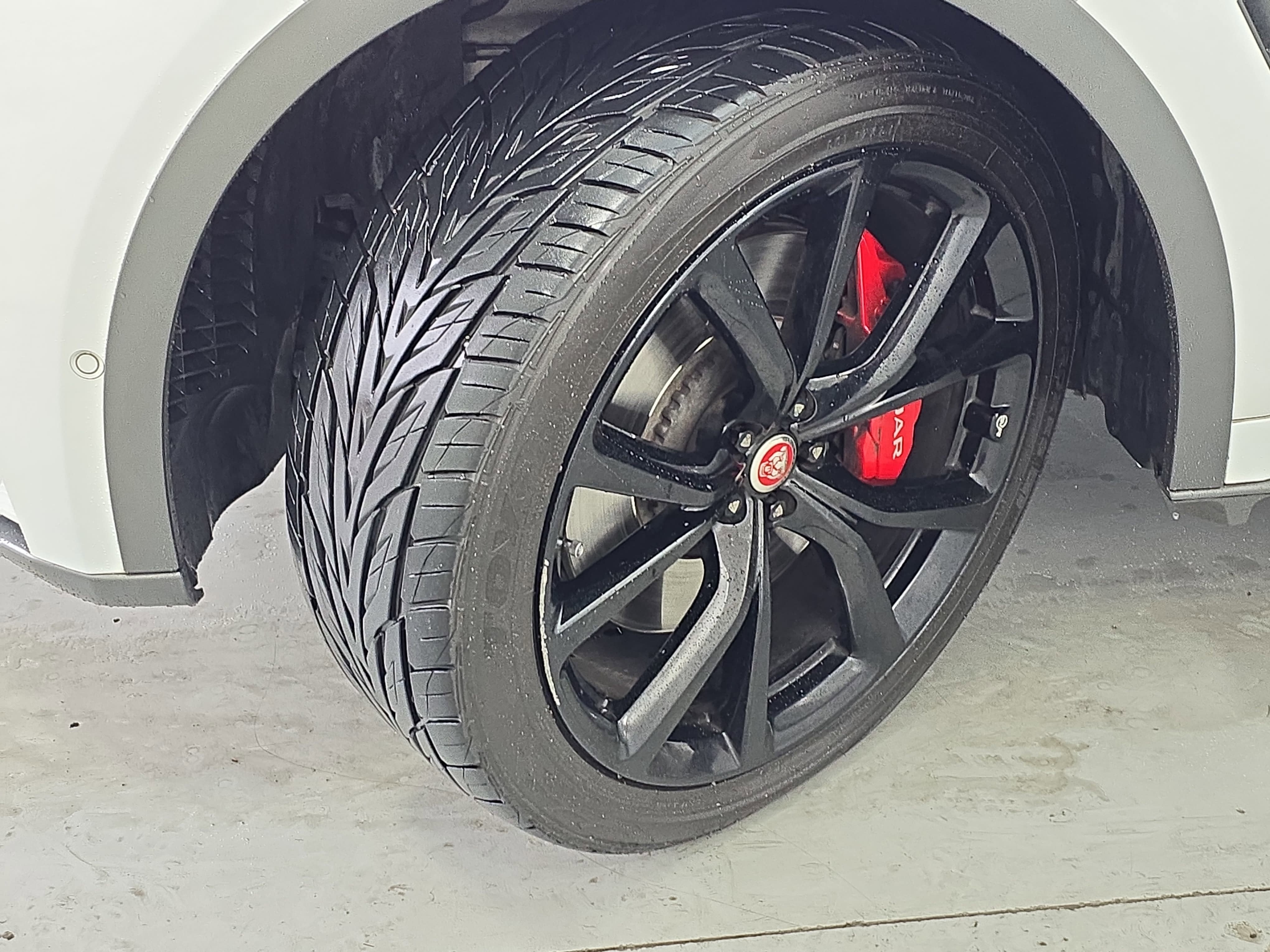 2020 Jaguar F-PACE SVR