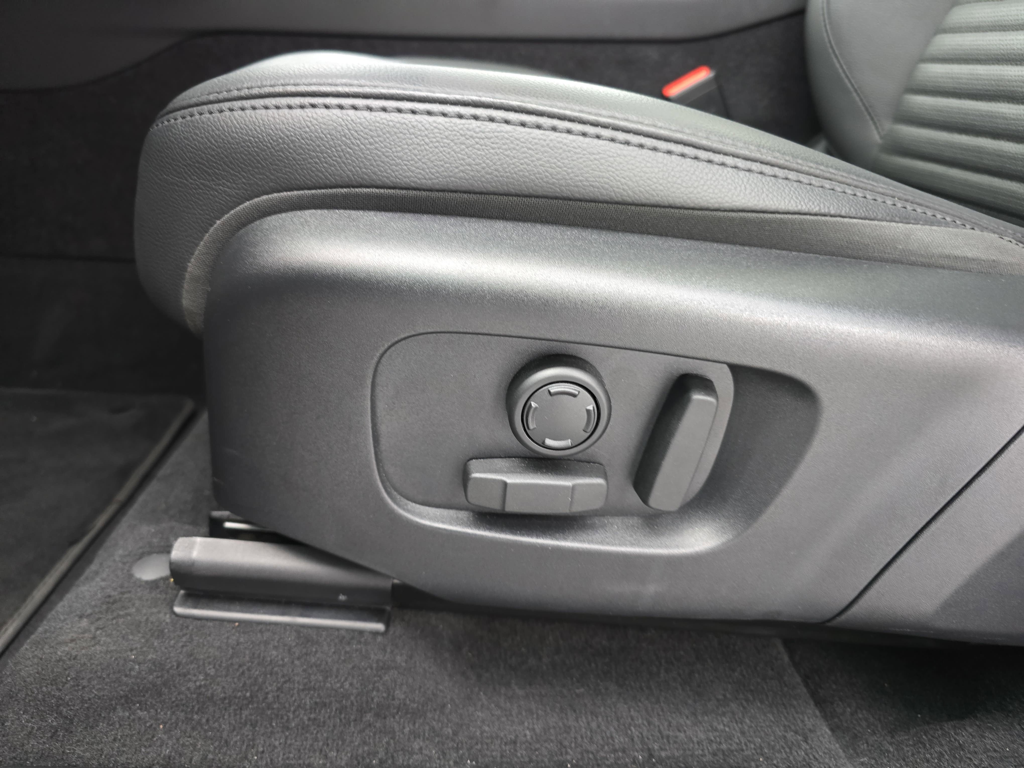 2024 Land Rover Discovery Sport Core S