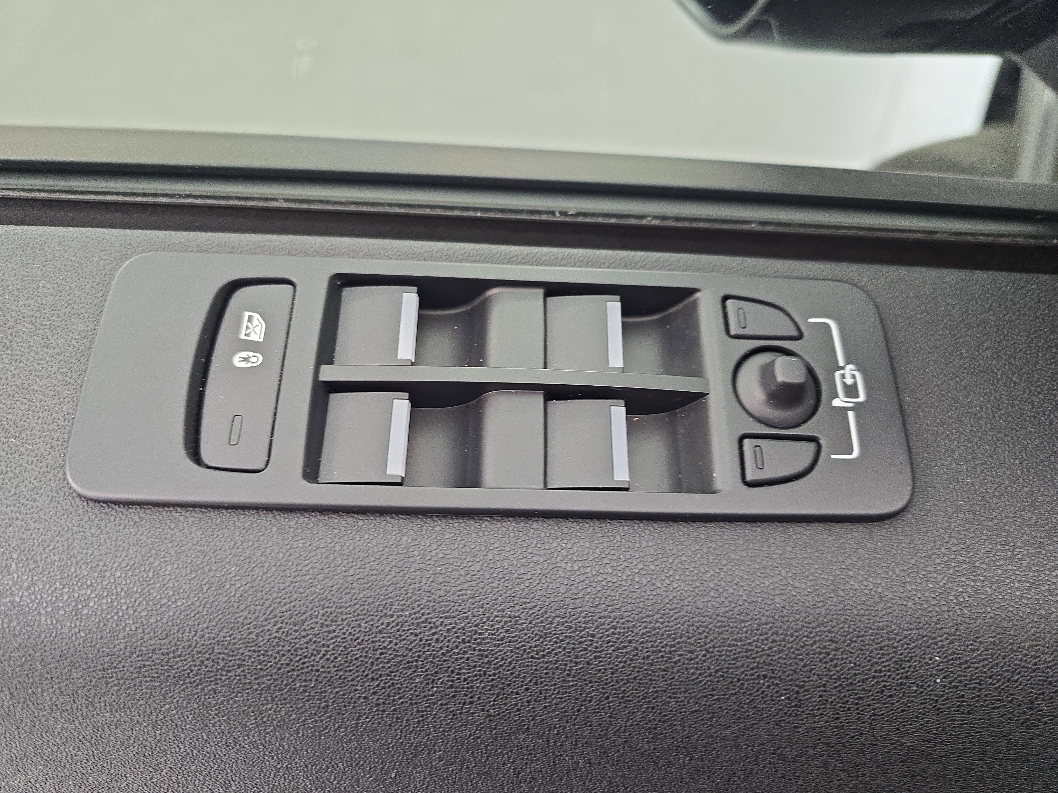 2023 Land Rover Discovery Sport S R-Dynamic