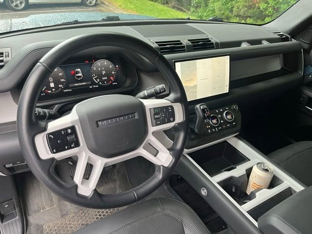 2025 Land Rover Defender X-Dynamic SE