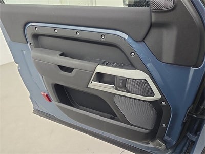 2023 Land Rover Defender X-Dynamic SE