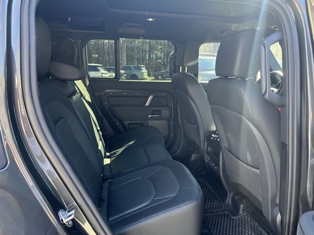 2024 Land Rover Defender X-Dynamic SE