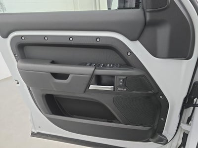2025 Land Rover Defender X-Dynamic SE