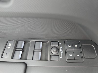 2025 Land Rover Defender X-Dynamic SE