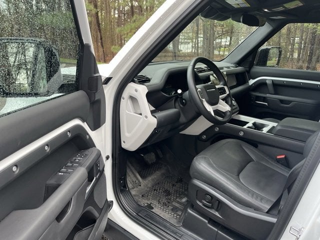 2025 Land Rover Defender X-Dynamic SE