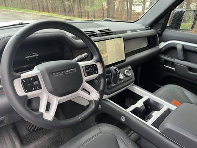 2025 Land Rover Defender X-Dynamic SE