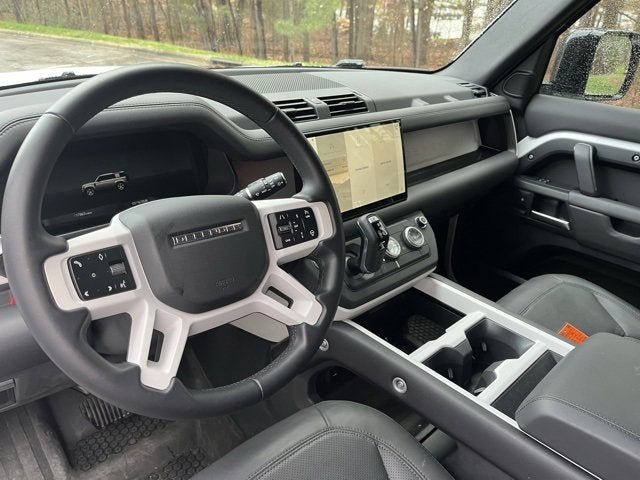 2025 Land Rover Defender X-Dynamic SE