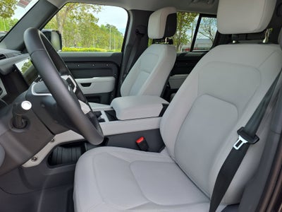 2026 Land Rover Defender X-Dynamic SE