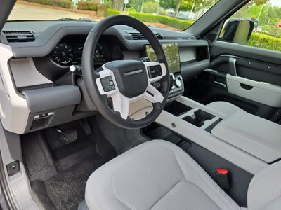 2026 Land Rover Defender X-Dynamic SE