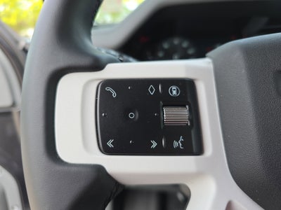 2026 Land Rover Defender X-Dynamic SE