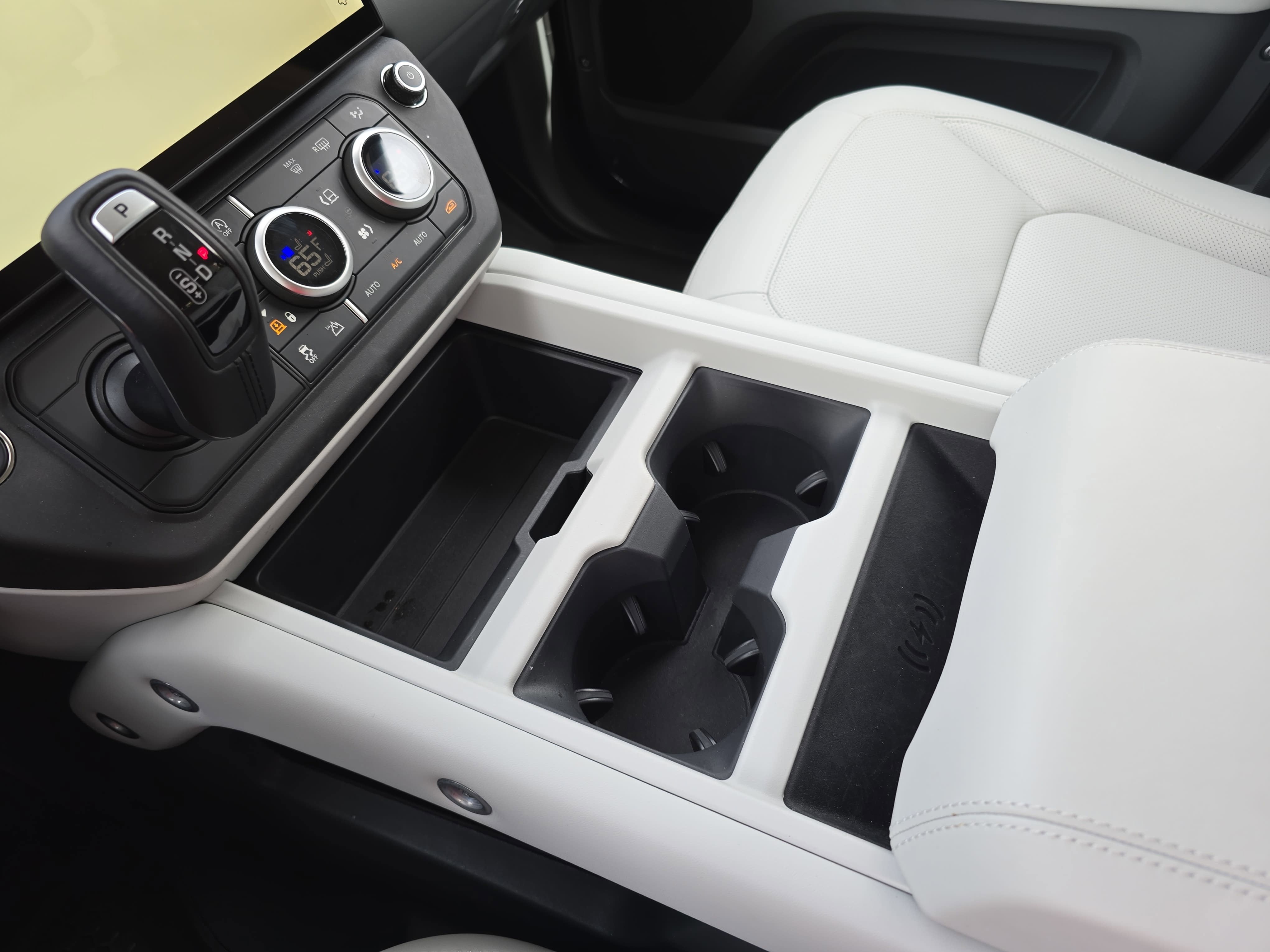 2026 Land Rover Defender X-Dynamic SE