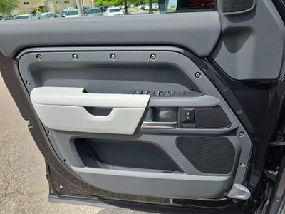 2026 Land Rover Defender X-Dynamic SE