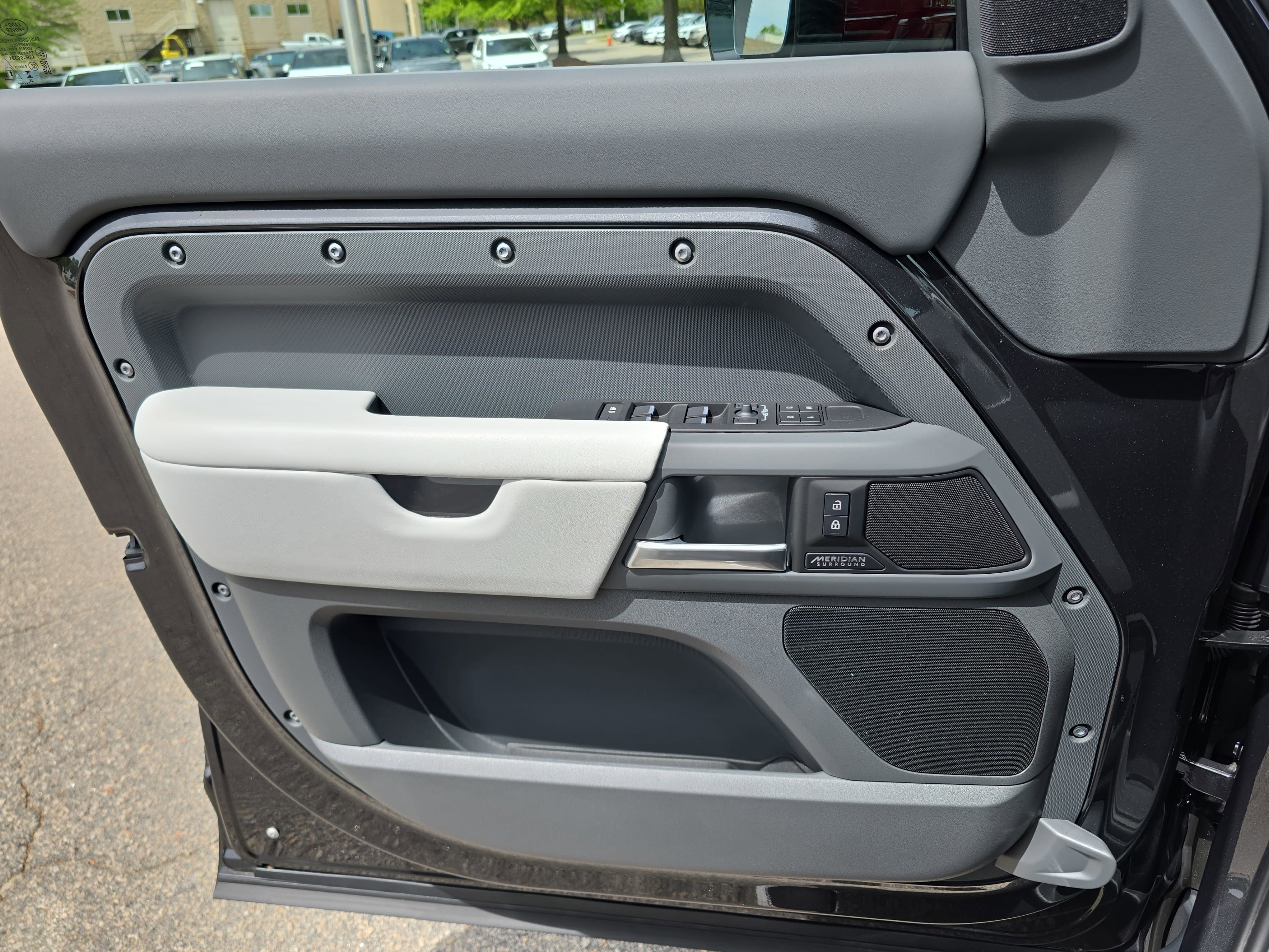 2026 Land Rover Defender X-Dynamic SE