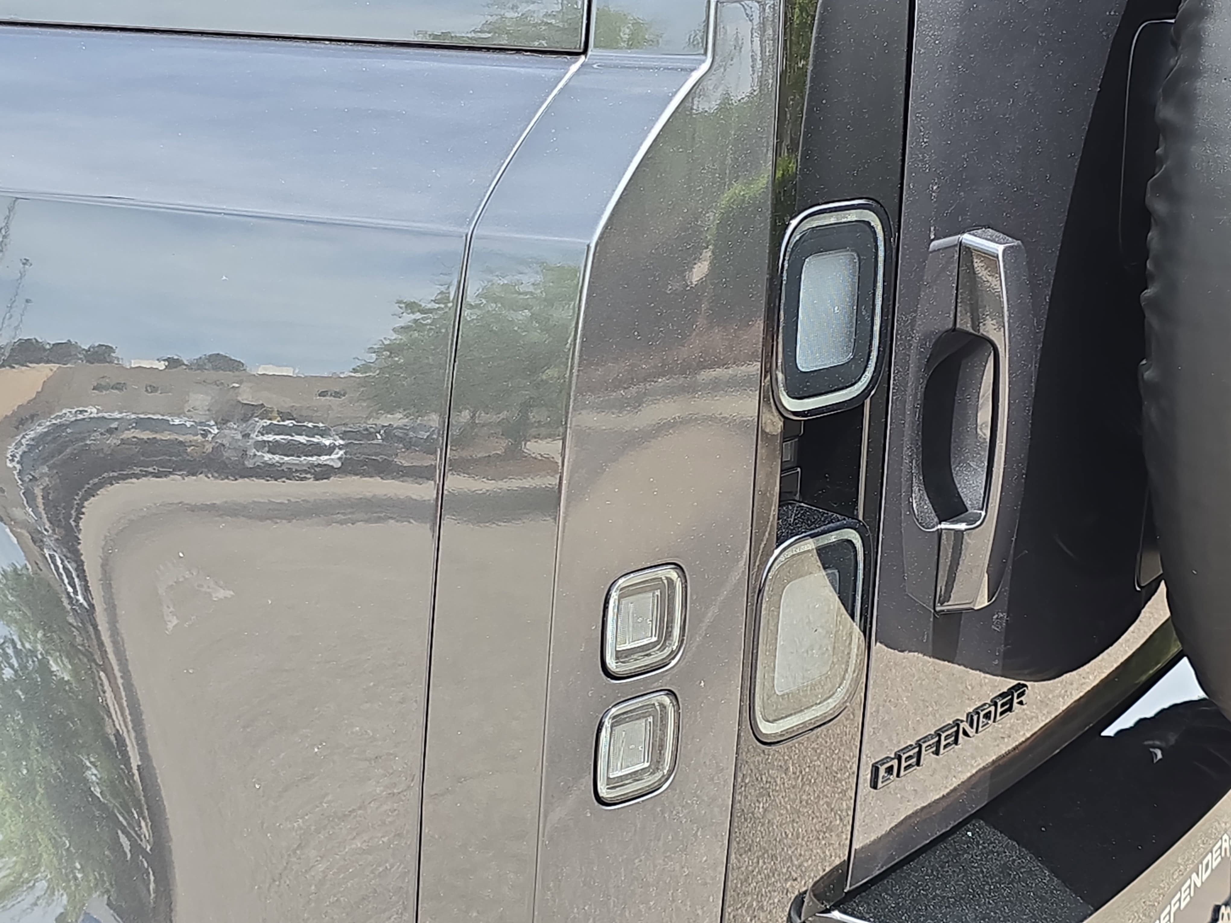 2026 Land Rover Defender X-Dynamic SE