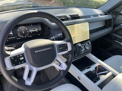 2026 Land Rover Defender X-Dynamic SE