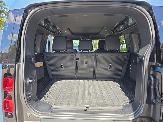 2025 Land Rover Defender X-Dynamic SE