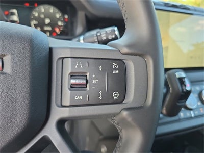 2025 Land Rover Defender X-Dynamic SE