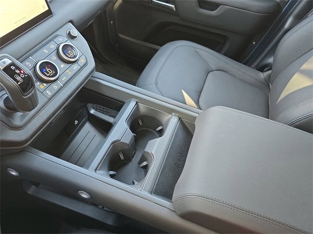 2025 Land Rover Defender X-Dynamic SE