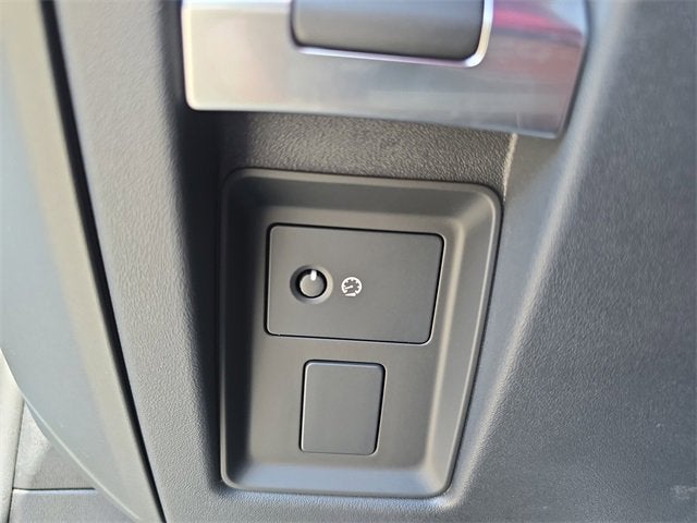 2025 Land Rover Defender X-Dynamic SE